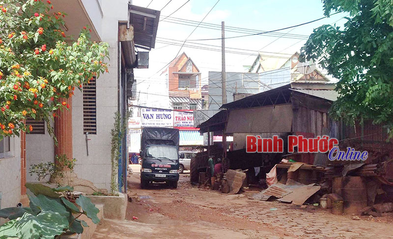 Cần xử lý dứt điểm lấn chiếm đất công