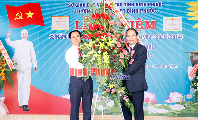 Chi bộ Trường THPT d&acirc;n tộc nội tr&uacute; 5 năm liền trong sạch, vững mạnh