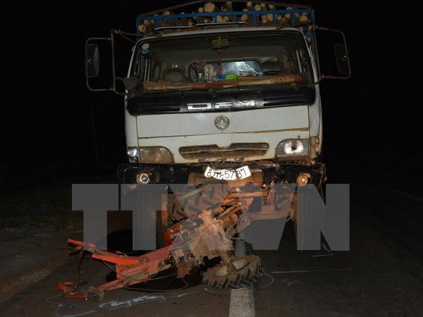 Xe tải đâm công nông, 14 người trong một gia đình thương vong