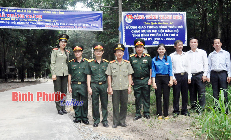 Ch&agrave;o mừng Đại hội Đảng bộ tỉnh: Kh&aacute;nh th&agrave;nh 5km đường giao th&ocirc;ng n&ocirc;ng th&ocirc;n &ldquo;Li&ecirc;n qu&acirc;n ba m&agrave;u &aacute;o&rdquo;