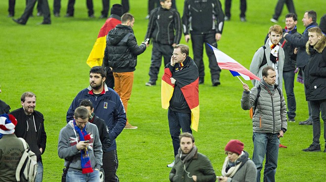 Tuyển Đức đã phải ở lại sân vận động Stade de France suốt đêm