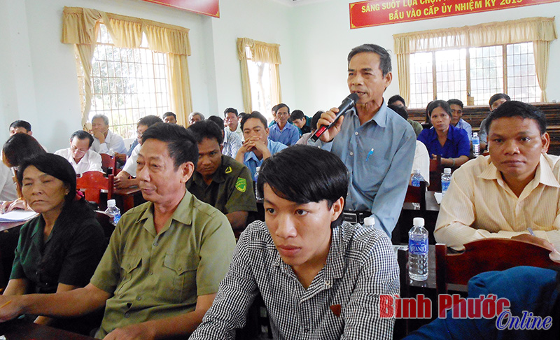 Đại biểu Quốc hội tiếp x&uacute;c cử tri Lộc Ninh v&agrave; B&igrave;nh Long