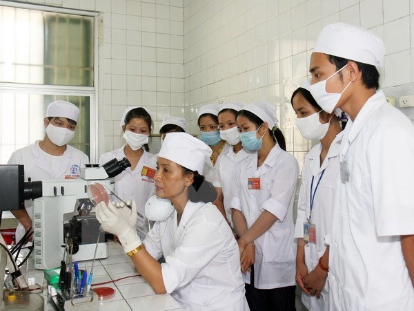 Các giáo sư đầu ngành “tiếp lửa” cho tân sinh viên y, dược