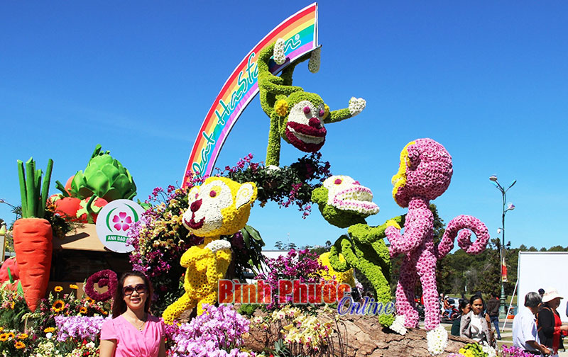 Khoảng 500 ng&agrave;n người dự khai mạc Festival hoa Đ&agrave; Lạt