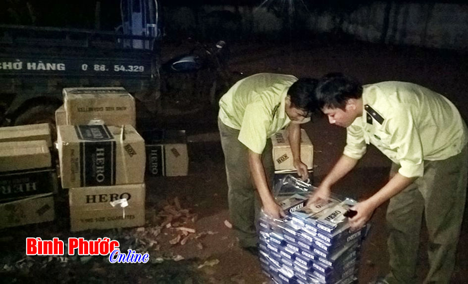 Bắt vụ vận chuyển 5 ng&agrave;n bao thuốc l&aacute; lậu