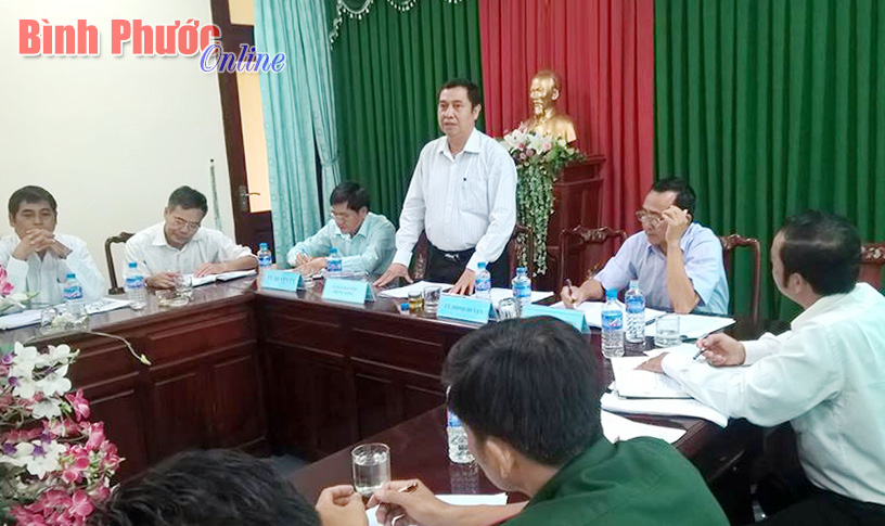 Đo&agrave;n c&ocirc;ng t&aacute;c của Ủy ban d&acirc;n tộc l&agrave;m việc tại B&ugrave; Đốp