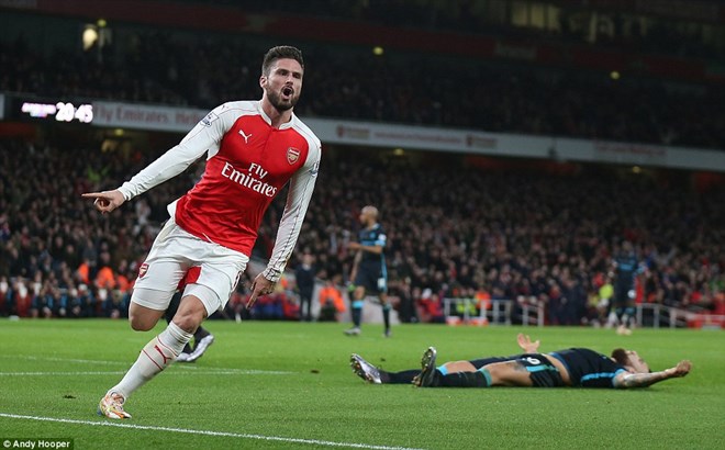 Hạ gục Man City, Arsenal phả hơi nóng vào gáy Leicester City