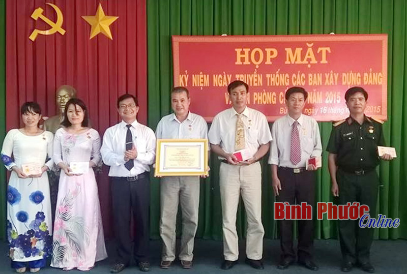Huyện ủy B&ugrave; Đốp, Lộc Ninh gặp mặt c&aacute;n bộ c&aacute;c ban đảng