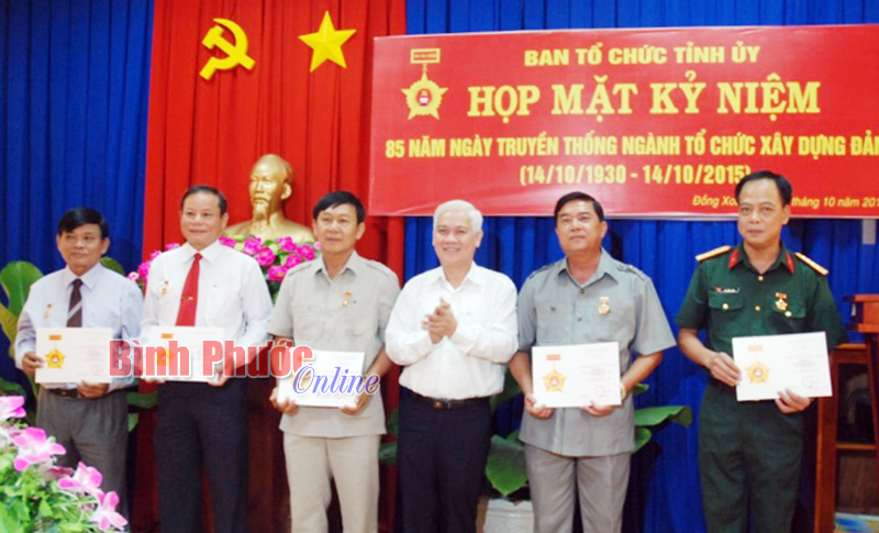 Họp mặt truyền thống ng&agrave;nh tổ chức x&acirc;y dựng đảng