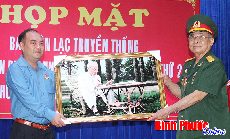 Họp mặt truyền thống Trung đo&agrave;n 5 v&agrave; 205