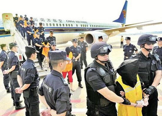 Campuchia bắt 72 người Trung Quốc lừa đảo qua điện thoại 