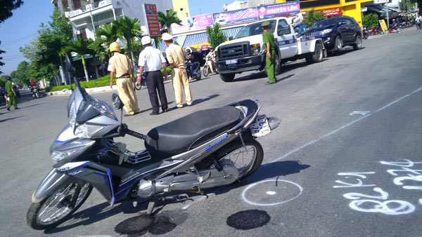 Dựng lại hiện trường vụ Viện trưởng Viện Kiểm sát lái xe gây tai nạn liên hoàn 