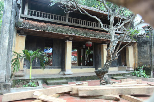 Rước tượng lạ v&agrave;o ch&ugrave;a - l&uacute;ng t&uacute;ng t&igrave;m c&aacute;ch giải quyết