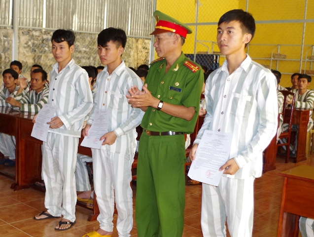 Điều kiện x&eacute;t miễn, giảm thi h&agrave;nh &aacute;n