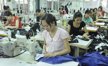 Quyền làm việc bình đẳng của lao động nữ