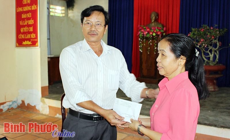 Nông trường cao su Đồng Nơ: Hoàn thành kế hoạch khai thác mủ năm 2015