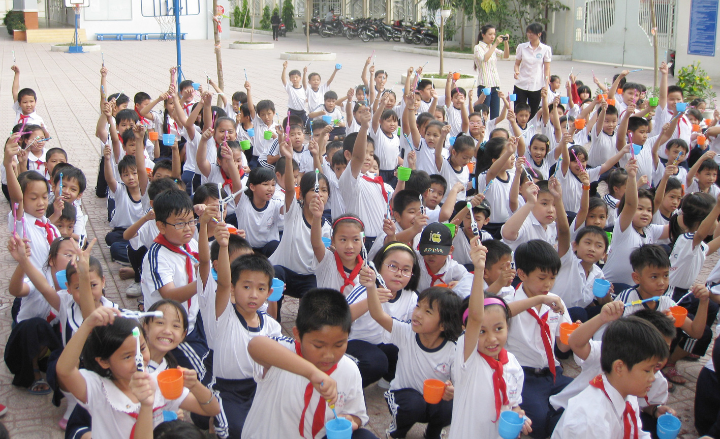 Học phí được thu định kỳ hằng tháng