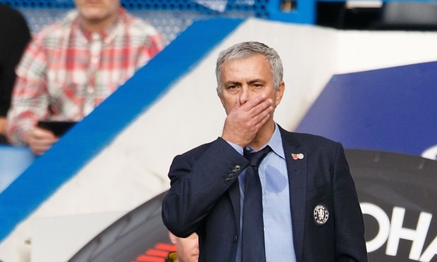 Jose Mourinho điêu đứng ở Chelsea vì bị các học trò "làm phản"?