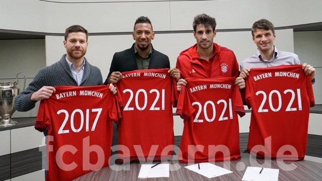 Bayern giữ chân Mueller với lương khủng khiến MU buồn lòng