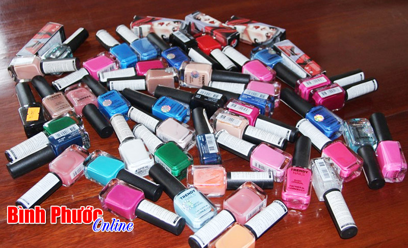 Chi cục Quản l&yacute; thị trường tỉnh: Xử l&yacute; 77 vụ kinh doanh mỹ phẩm kh&ocirc;ng r&otilde; nguồn gốc