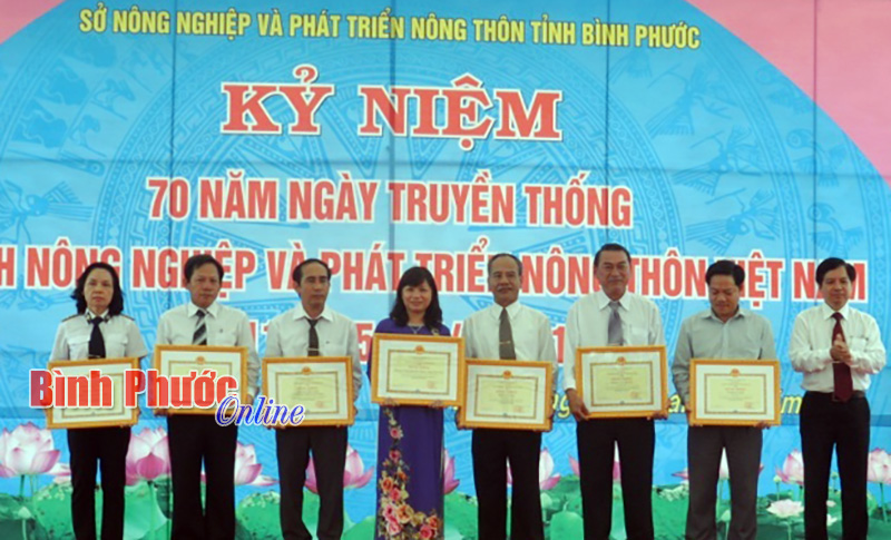 Ng&agrave;nh n&ocirc;ng nghiệp kỷ niệm 70 năm ng&agrave;y th&agrave;nh lập