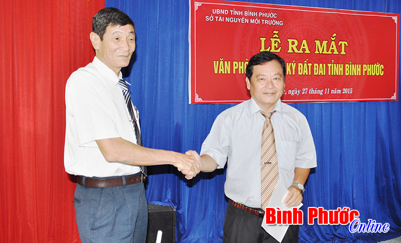 Ng&agrave;y 1-12, Văn ph&ograve;ng đăng k&yacute; đất đai một cấp ch&iacute;nh thức đi v&agrave;o hoạt động