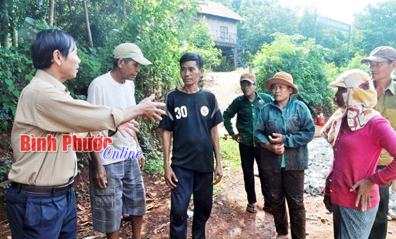 Nh&acirc;n d&acirc;n ấp Đ&ocirc;ng Hồ học v&agrave; l&agrave;m theo B&aacute;c