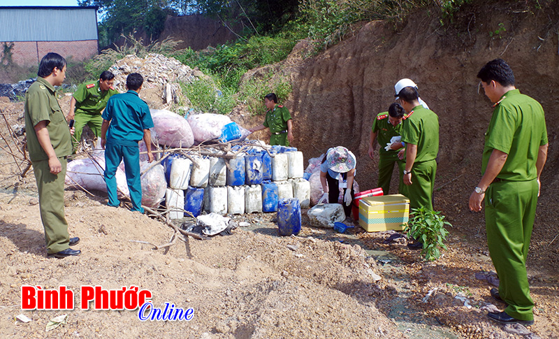 Phát hiện Công ty TNHH môi trường Phú Tài xả chất thải công nghiệp ra môi trường