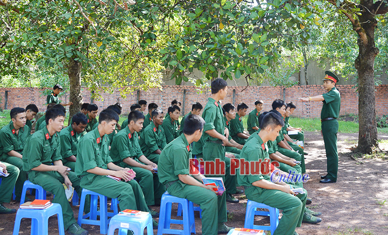 Ph&oacute; tham mưu trưởng Qu&acirc;n khu 7 kiểm tra tại Tiểu đo&agrave;n 208