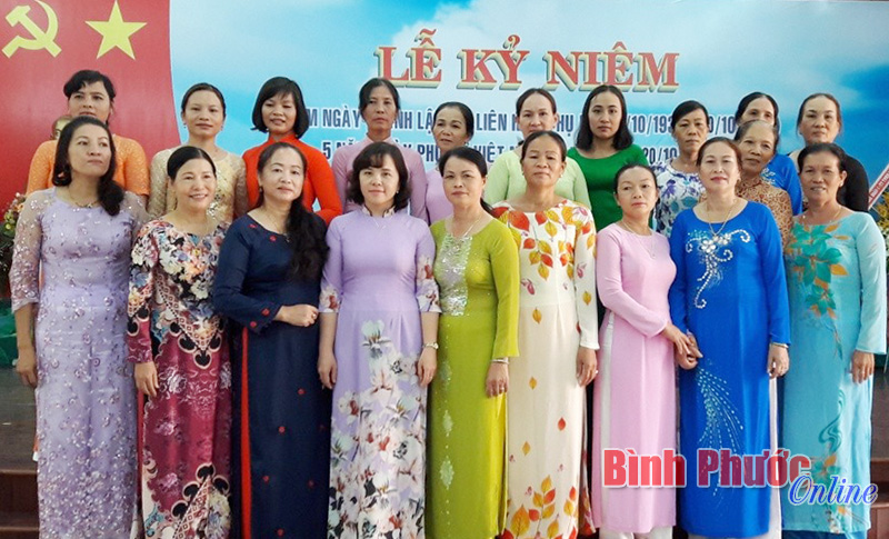 Họp mặt kỷ niệm Ng&agrave;y th&agrave;nh lập Hội li&ecirc;n hiệp Phụ nữ Việt Nam