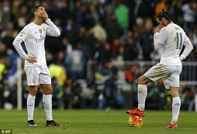 Real Madrid thua tan nát ở El Clasico: Chưa bao giờ tệ đến thế!
