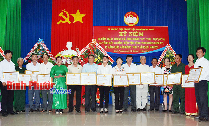 Sức mạnh khối đo&agrave;n kết to&agrave;n d&acirc;n