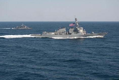 Phản ứng quốc tế với việc tàu Mỹ tiến sát "đảo nhân tạo" Trung Quốc