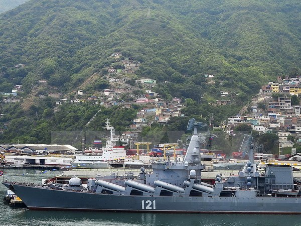 Nga lệnh cho tàu chiến hợp tác với Pháp chống khủng bố ở Syria