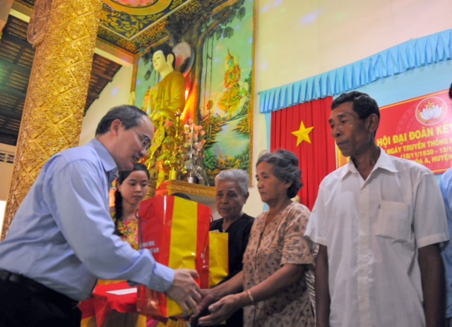 Muốn thoát nghèo, cần đổi mới cách làm ăn