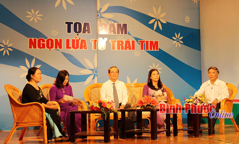 Tọa đ&agrave;m &ldquo;Ngọn lửa từ tr&aacute;i tim&rdquo;