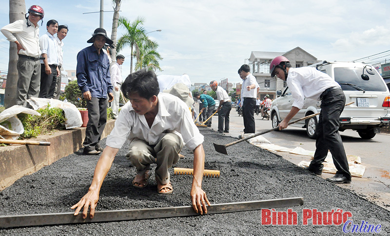 Phát triển giao thông gắn với xây dựng nông thôn mới - Bài 1