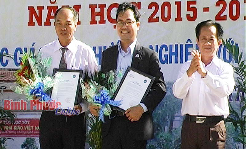 Trường THPT Chu Văn An: Ký kết hợp tác giáo dục - hướng nghiệp với đại học Hoa Sen