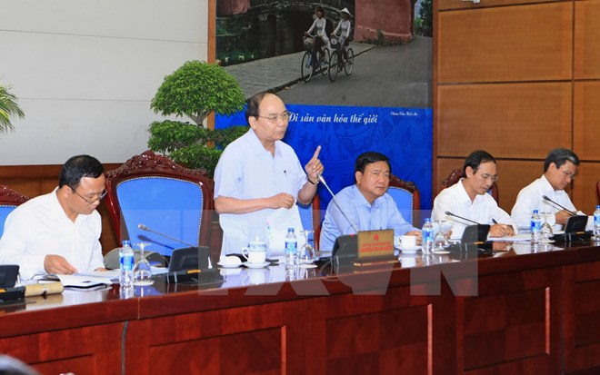 Mở rộng và xử lý nghiêm tình trạng xe “vua,” xe có phù hiệu lạ