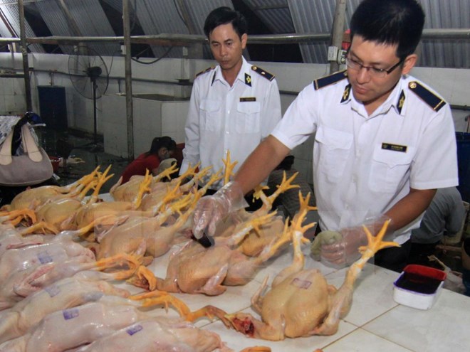 Cảnh báo về nguyên liệu tạo màu vàng trong thịt gà có thể gây ung thư