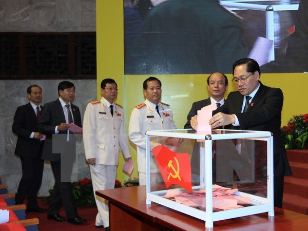 Th&agrave;nh ủy H&agrave; Nội kh&oacute;a XVI c&oacute; 4 Ph&oacute; B&iacute; thư, Ban Thường vụ gồm 16 người