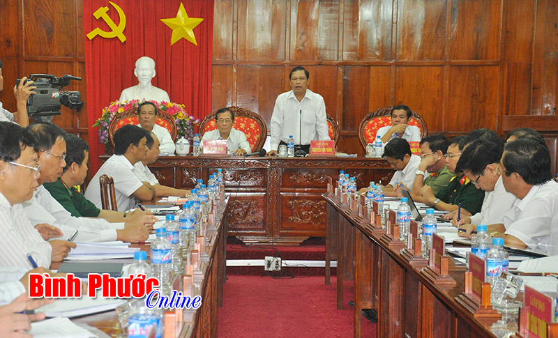 UBND tỉnh đ&aacute;nh gi&aacute; kinh tế - x&atilde; hội, quốc ph&ograve;ng - an ninh 9 th&aacute;ng