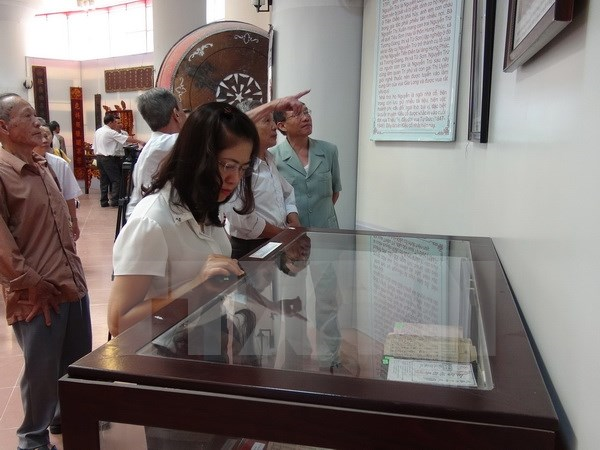 Truyện Kiều - H&agrave;nh tr&igrave;nh vượt quốc gia bước ra thi đ&agrave;n thế giới