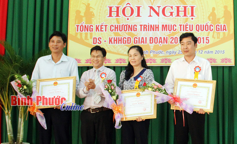 Chỉ số giới t&iacute;nh khi sinh ở thị x&atilde; Đồng Xo&agrave;i l&agrave; 132 b&eacute; trai/100 b&eacute; g&aacute;i