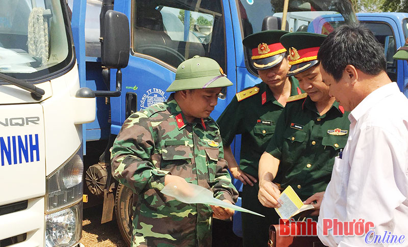 Tập đo&agrave;n C&ocirc;ng nghiệp cao su Việt Nam: Kiểm tra sẵn s&agrave;ng động vi&ecirc;n phương tiện kỹ thuật v&agrave; huấn luyện qu&acirc;n nh&acirc;n dự bị