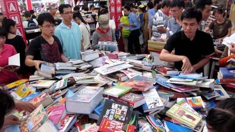 Ng&agrave;y s&aacute;ch Việt Nam tại B&igrave;nh Phước