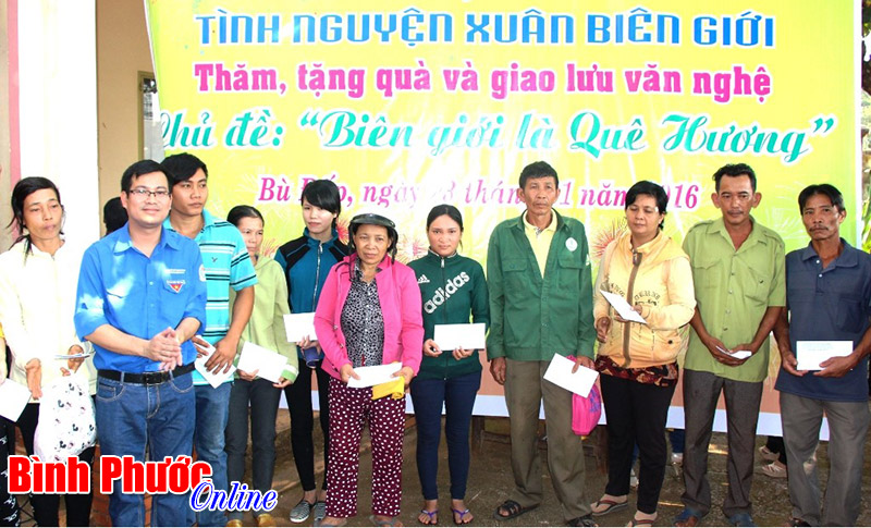 Xuân về biên giới