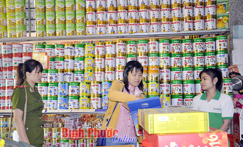 3 cơ sở kinh doanh thực phẩm ở Ph&uacute; Riềng bị lập bi&ecirc;n bản vi phạm