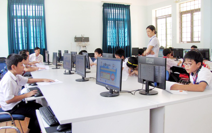 Trường THCS Tân Xuân nhất tập thể cuộc thi tiếng Anh trên mạng