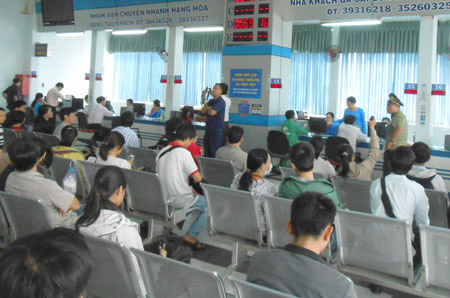 Giá vé xe tết tăng hơn ba lần